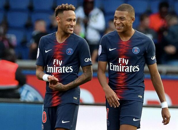  法甲半程最佳阵容，巴黎四将入围引争议  