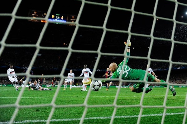  国际米兰主场逆转取胜，终结连败颓势  