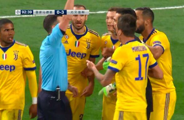  尤文争议红牌判罚引发意甲裁判改革讨论  